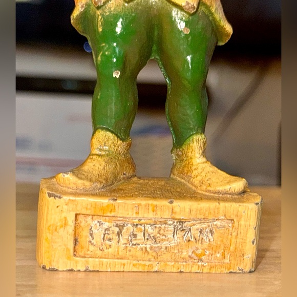 Vintage Peter Pan Red Feather Community Chest 1946 Campaign Award Figurine - Picture 3 of 9